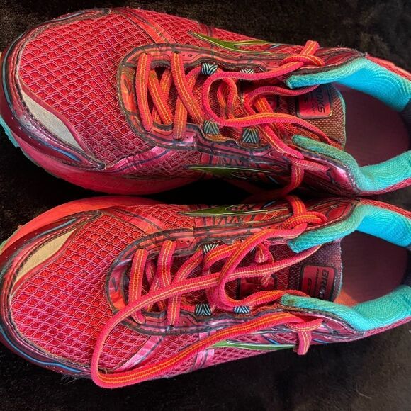 Brooks Adrenaline GTS 15 pink blue yellow running tennis shoes, size 9 - Picture 2 of 12